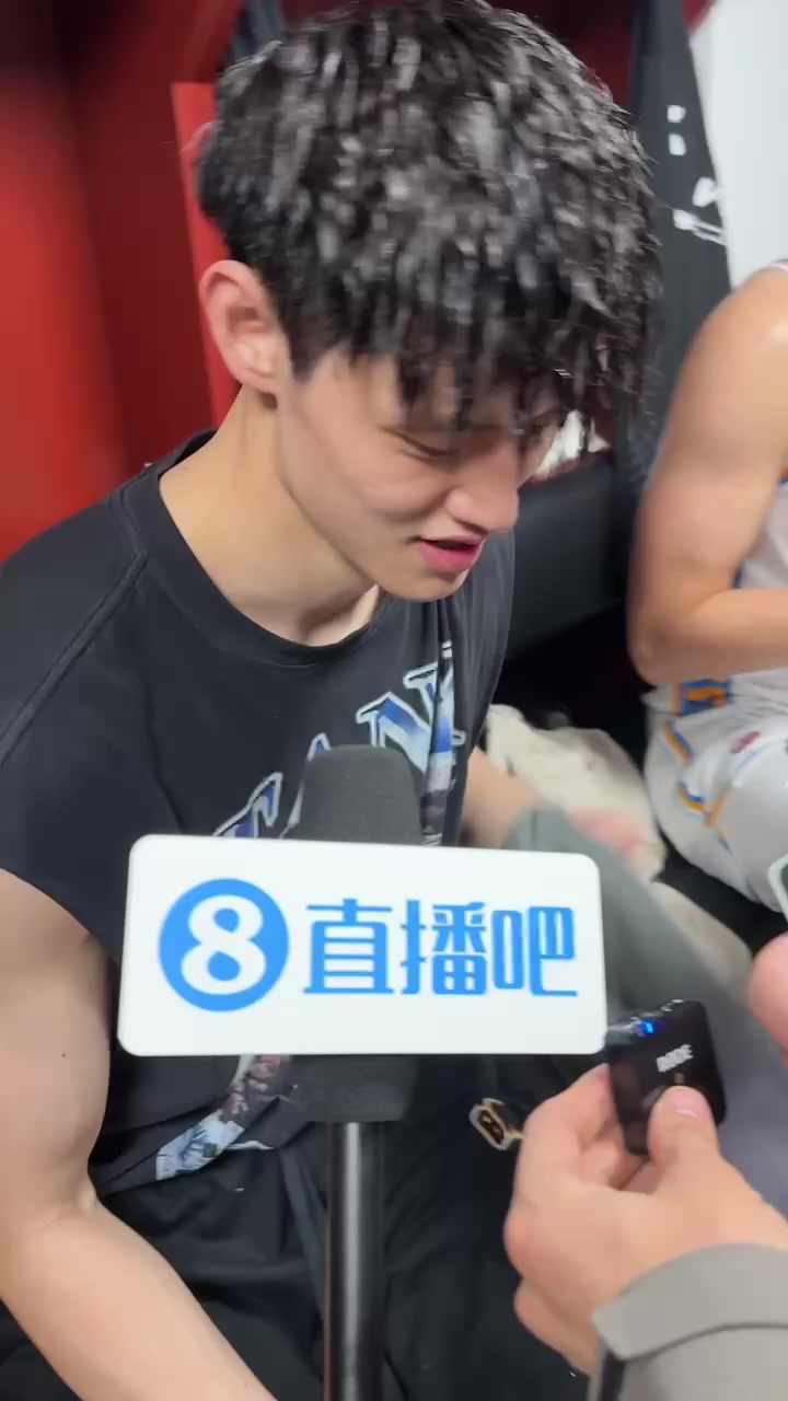 DG视讯官网平台曾凡博：想坚持留在场上 川哥今天太猛了 G1后很多人不看好我们